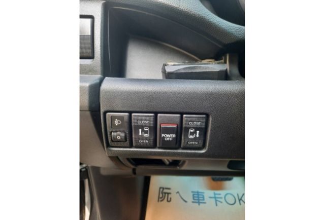 Mazda MAZDA5  第9張相片