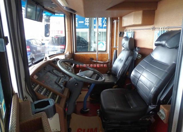 特價!FUSO 278 順益車體 45人座電子氣壓剎車 里程保證 無滲漏油 車況超好 引擎狀況超好!  第5張相片