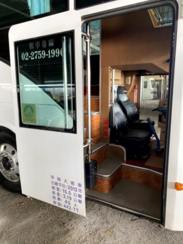 特價!FUSO 278 順益車體 45人座電子氣壓剎車 里程保證 無滲漏油 車況超好 引擎狀況超好!  第13張相片