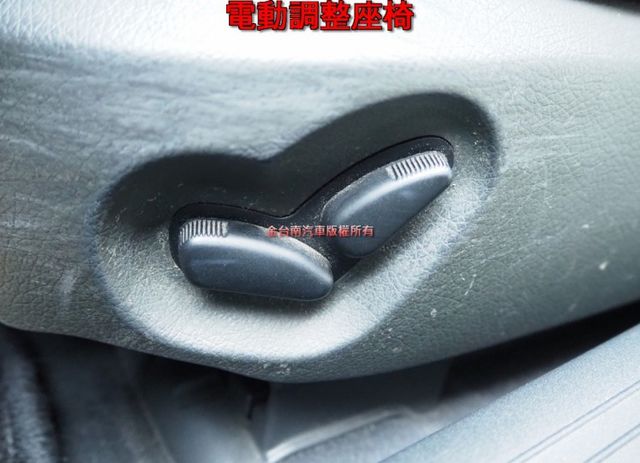 特價!少跑里程保證 天窗 電動椅 HID頭燈，免頭款不用殺價就很便宜!  第11張相片