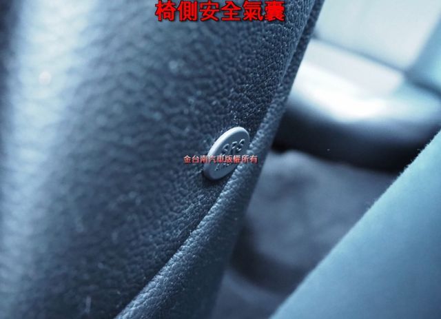 特價!少跑里程保證 天窗 電動椅 HID頭燈，免頭款不用殺價就很便宜!  第17張相片
