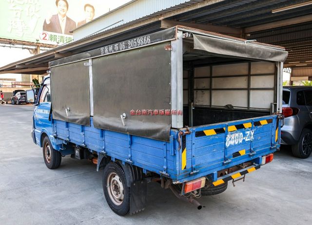 一年只跑一萬多 矮蓬可進地下室 五面開 全車原板件 車況超好 事業打拼好幫手 可全貸!  第2張相片