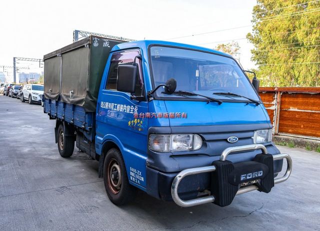一年只跑一萬多 矮蓬可進地下室 五面開 全車原板件 車況超好 事業打拼好幫手 可全貸!  第6張相片
