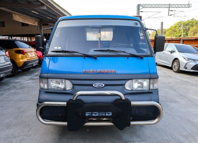一年只跑一萬多 矮蓬可進地下室 五面開 全車原板件 車況超好 事業打拼好幫手 可全貸!  第7張相片