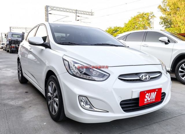 小資旗艦版 恆溫 iKEY 倒車顯影 一手里程保證 原廠保養 車況超好 代步通勤好選擇 可全貸 不用殺價就很便宜!  第4張相片