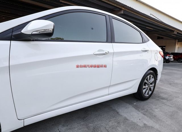 小資旗艦版 恆溫 iKEY 倒車顯影 一手里程保證 原廠保養 車況超好 代步通勤好選擇 可全貸 不用殺價就很便宜!  第8張相片