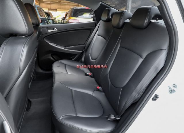 小資旗艦版 恆溫 iKEY 倒車顯影 一手里程保證 原廠保養 車況超好 代步通勤好選擇 可全貸 不用殺價就很便宜!  第10張相片