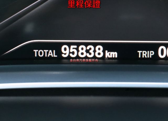 17年式 16/07出廠 天窗 只跑9.5萬 四區恆溫 雙記憶冷熱通風椅 衛星導航 環景 多項更換約20幾萬!  第13張相片