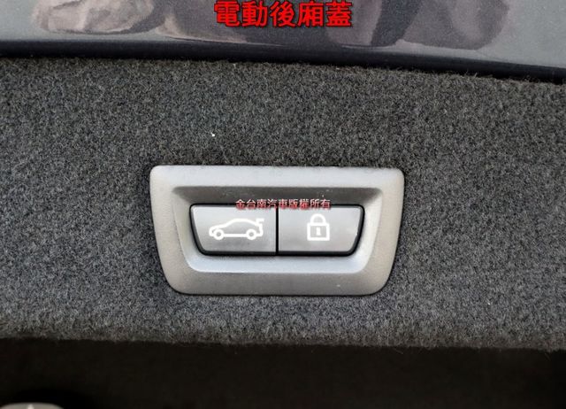 17年式 16/07出廠 天窗 只跑9.5萬 四區恆溫 雙記憶冷熱通風椅 衛星導航 環景 多項更換約20幾萬!  第18張相片