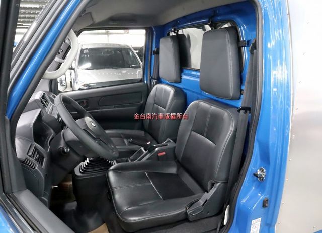 附全額發票 廂式 一手 只跑4.1萬 全車原鈑件 TCS ABS 里程保證 打拼事業好幫手 可全貸!  第9張相片