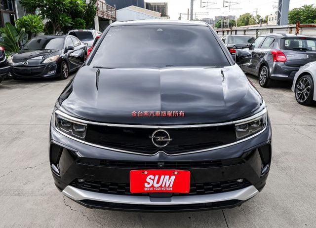 新車價143.9菁英版 原廠展示車 只跑2千 一年稅金才8千 現省5X萬  車道維持 感應尾門 全車原板件 可全貸!  第4張相片