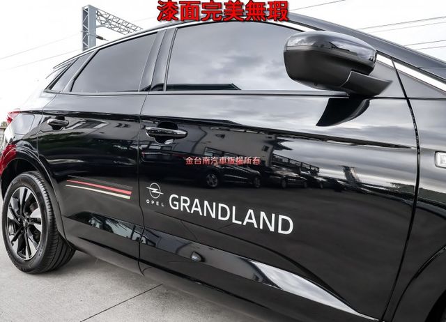 新車價143.9菁英版 原廠展示車 只跑2千 一年稅金才8千 現省5X萬  車道維持 感應尾門 全車原板件 可全貸!  第6張相片