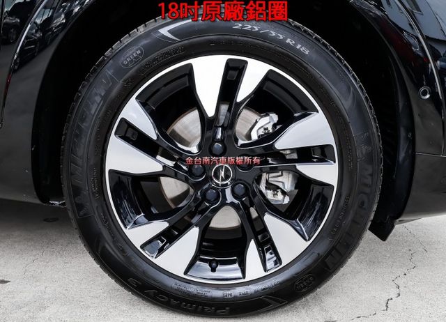 新車價143.9菁英版 原廠展示車 只跑2千 一年稅金才8千 現省5X萬  車道維持 感應尾門 全車原板件 可全貸!  第7張相片