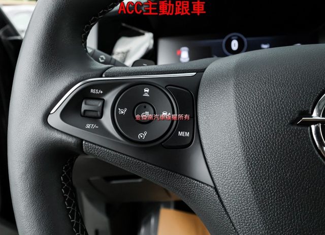 新車價143.9菁英版 原廠展示車 只跑2千 一年稅金才8千 現省5X萬  車道維持 感應尾門 全車原板件 可全貸!  第12張相片