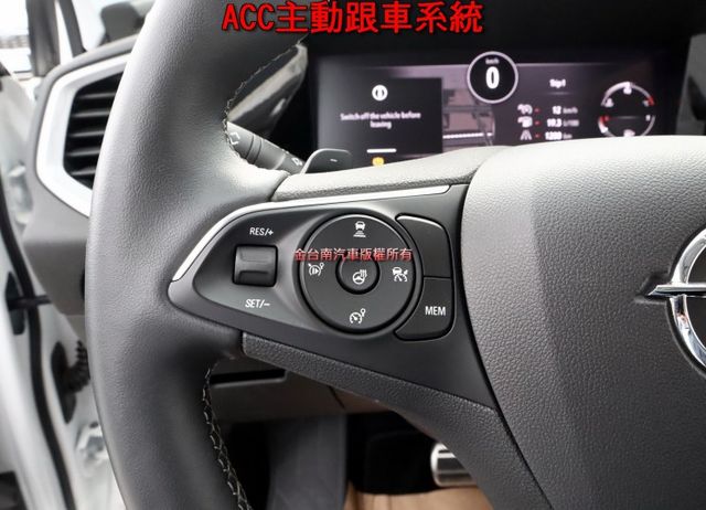 新車價143.9 菁英版 原廠展示車 只跑1千 現省5X萬 一年稅金才8千 車道維持 感應尾門 雙電熱椅 原板件!  第13張相片