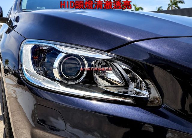 T4安全旗艦版 少跑里程保證 全車原板件 天窗 雙電動椅 ACC AEB 車道偏離 自動停車 可全貸 不用殺價就很便宜!  第5張相片