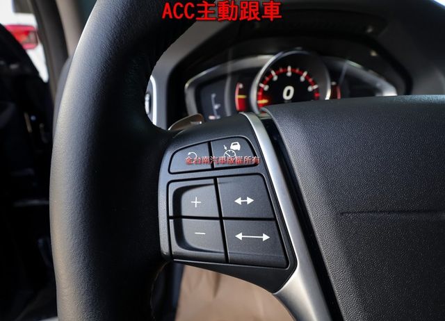 T4安全旗艦版 少跑里程保證 全車原板件 天窗 雙電動椅 ACC AEB 車道偏離 自動停車 可全貸 不用殺價就很便宜!  第14張相片