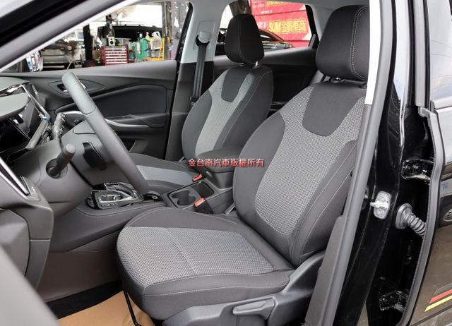 23/9領 原廠展示車 只跑6百 一年稅金才8千 現省53萬 ACC AEB 車道維持 車載系統 原鈑件  第6張相片