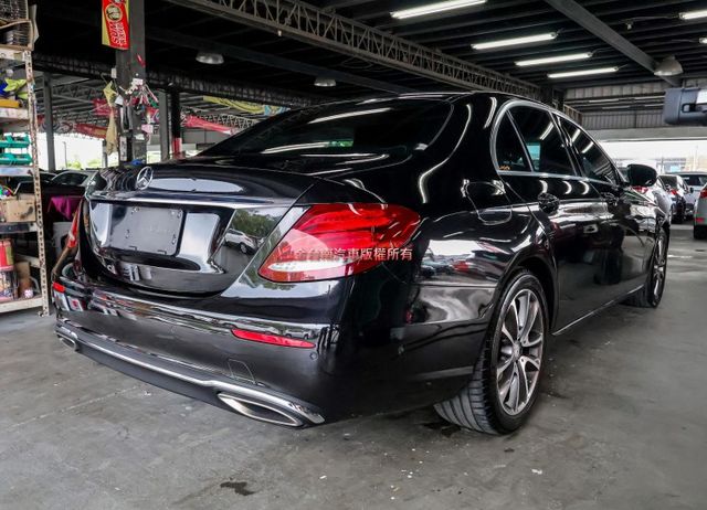 E250 Avantgarde 17年式 總代理 原板件 211匹馬力 雙記憶椅 AEB 車道偏離 盲點 可全貸!  第2張相片