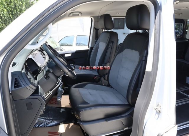 20/12出廠 T6.1 IPC 輪椅電動升降 只跑2.6 原鈑件 ACC AEB 影音 車載系統 盲點 原廠保養!  第8張相片