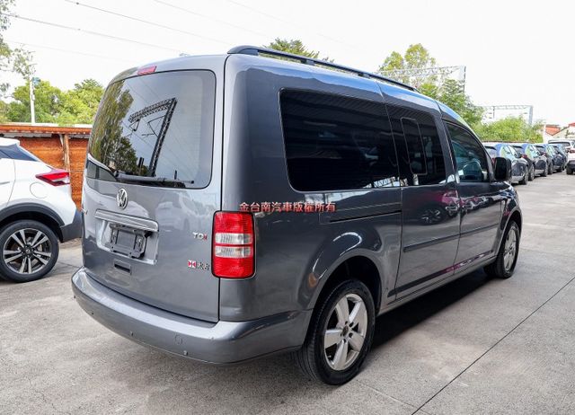 1.6柴油 七人座 只跑長途 保養確實 原板件 TCS ABS 定速 全車四安 可全貸 不用殺價就很便宜!  第4張相片