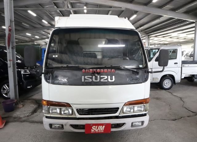 10呎半 保溫廂 全車輪胎剛換新 三開門 冷氣很冷 原鈑件 電子後視鏡 里程保證 附全額發票 可全貸!  第6張相片