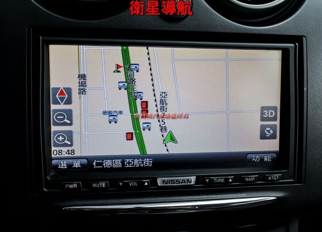 尊貴型 少跑全車原板件 恆溫 18吋鋁圈 原廠影音 倒車顯影 NAVI 可全貸 不用殺價就很便宜!  第14張相片