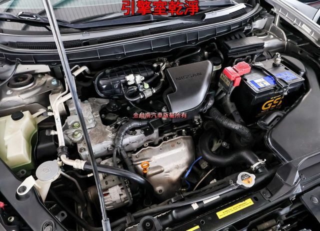 尊貴型 少跑全車原板件 恆溫 18吋鋁圈 原廠影音 倒車顯影 NAVI 可全貸 不用殺價就很便宜!  第18張相片