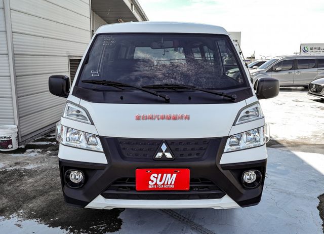 一手車 只跑2.5萬 里程保證 全車原板件 原廠保養 ABS TCS 雙安 附全額發票 事業打拼好幫手 可全貸!  第6張相片