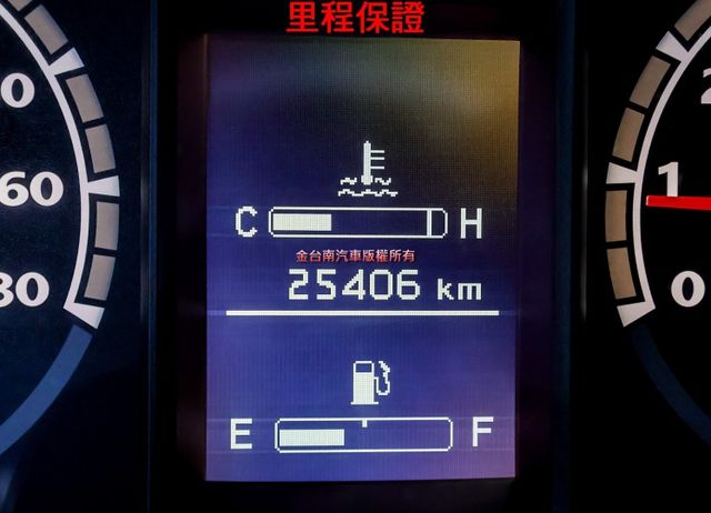 一手車 只跑2.5萬 里程保證 全車原板件 原廠保養 ABS TCS 雙安 附全額發票 事業打拼好幫手 可全貸!  第14張相片