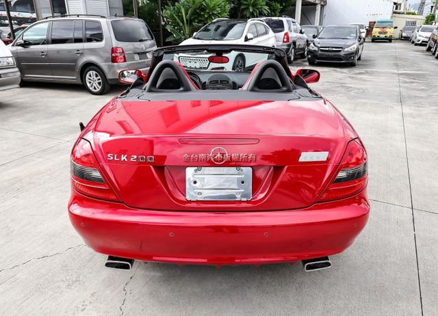 SLK200 雙門 硬頂電動敞篷 只跑10.4萬 一年約跑近7千 原鈑件 記憶椅 快撥 ABS 雙安 里程保證!  第4張相片