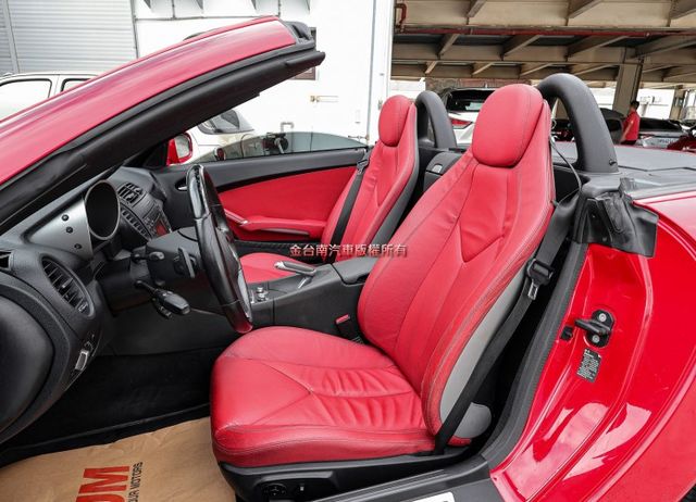 SLK200 雙門 硬頂電動敞篷 只跑10.4萬 一年約跑近7千 原鈑件 記憶椅 快撥 ABS 雙安 里程保證!  第9張相片