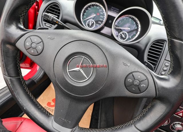 SLK200 雙門 硬頂電動敞篷 只跑10.4萬 一年約跑近7千 原鈑件 記憶椅 快撥 ABS 雙安 里程保證!  第13張相片