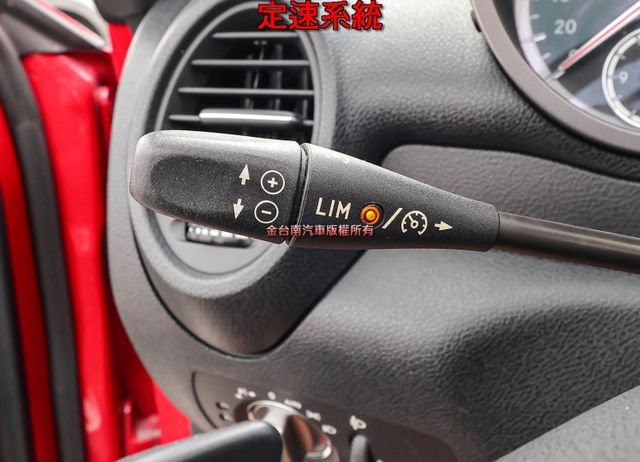 SLK200 雙門 硬頂電動敞篷 只跑10.4萬 一年約跑近7千 原鈑件 記憶椅 快撥 ABS 雙安 里程保證!  第14張相片