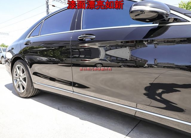 旗艦S500L 新車價752萬 不用百萬即可入手 455hp馬力 原廠保養 全景天窗 四座記憶椅 自動停車 柏林  第6張相片