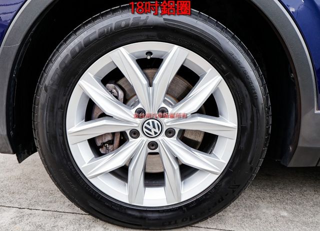 330CL 19年式19年領牌 一手車 少跑里程保證 全車原板件 4WD 記憶椅 電動尾門 ACC AEB 可全貸!  第7張相片