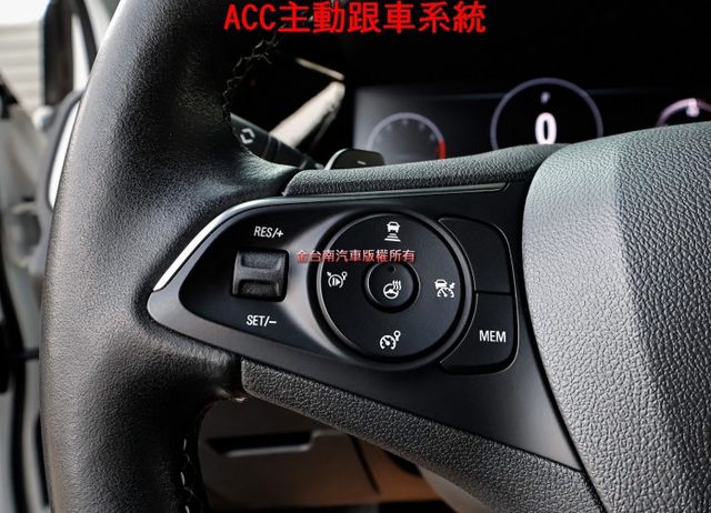 新車價143.9菁英版 原廠試乘車 只跑5千 一年稅金才8千 現省5X萬 車道維持 感應尾門 全車原板件 可全貸!  第13張相片