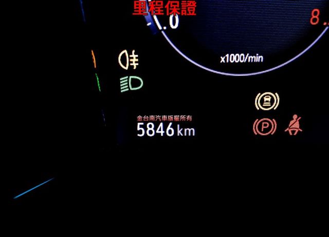 新車價143.9菁英版 原廠試乘車 只跑5千 一年稅金才8千 現省5X萬 車道維持 感應尾門 全車原板件 可全貸!  第14張相片