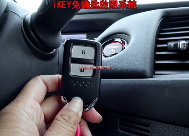 油電 ACC AEB 盲點 車道偏離 iKEY 車載系統 LED頭尾燈 一手 全車原鈑件 原廠保固中 內外漂亮 可全貸  第16張相片