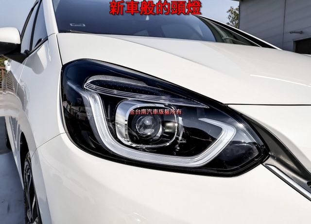 油電版  一手只跑1.9萬 原廠保養 全車原板件 ACC AEB 車道維持 車載系統 可全貸!  第5張相片