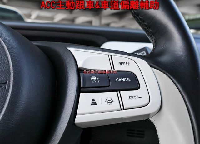 油電版  一手只跑1.9萬 原廠保養 全車原板件 ACC AEB 車道維持 車載系統 可全貸!  第12張相片