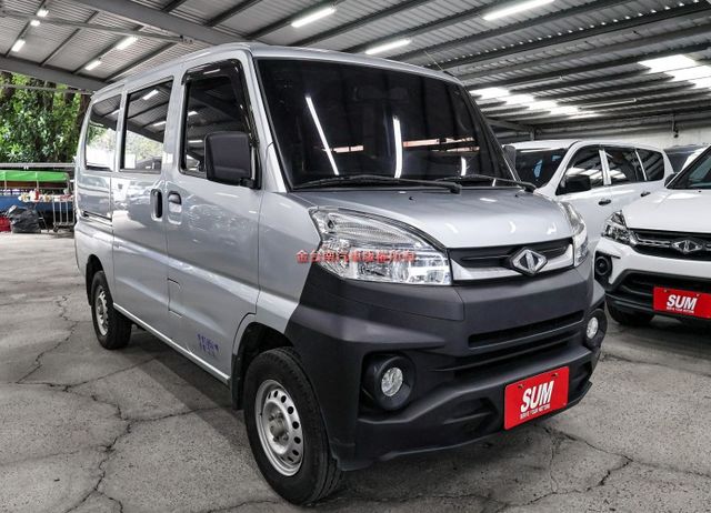 附全額發票 廂式 21/11領 TCS ABS 盲點偵測 衛星導航 原廠保養 一手 全車原鈑件 打拼事業好幫手 可全貸!  第4張相片