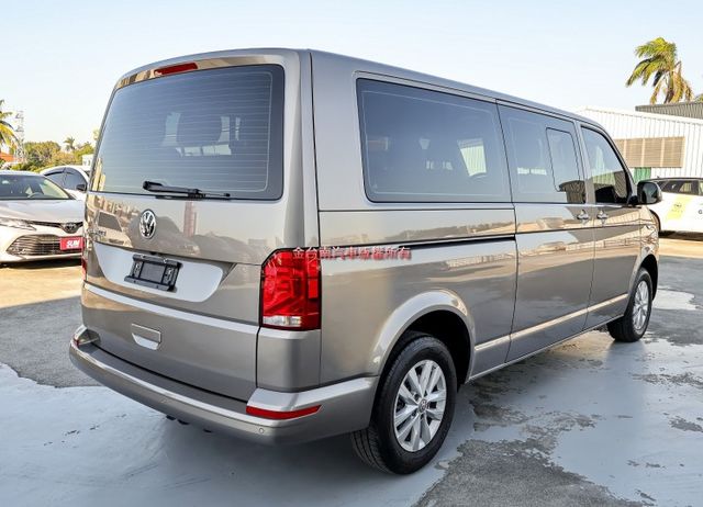 150L 長軸 九人座 自排 一手車 只跑2.8萬 原廠保養 全車原板件 車載系統 倒車顯影 雙區恆溫 全車六安 可全貸  第2張相片
