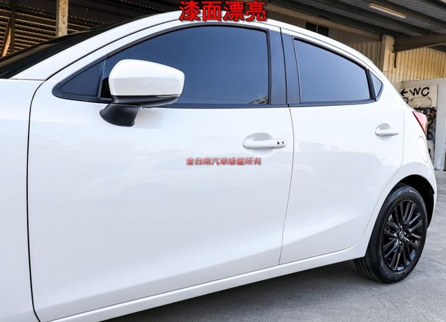 PT頂級版 一手車 只跑1.3萬 原廠保養 全車原板件 AEB 車道偏離 倒車顯影 車載系統 可全貸 不用殺價就很便宜!  第6張相片
