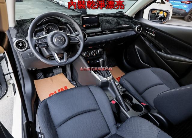 PT頂級版 一手車 只跑1.3萬 原廠保養 全車原板件 AEB 車道偏離 倒車顯影 車載系統 可全貸 不用殺價就很便宜!  第10張相片