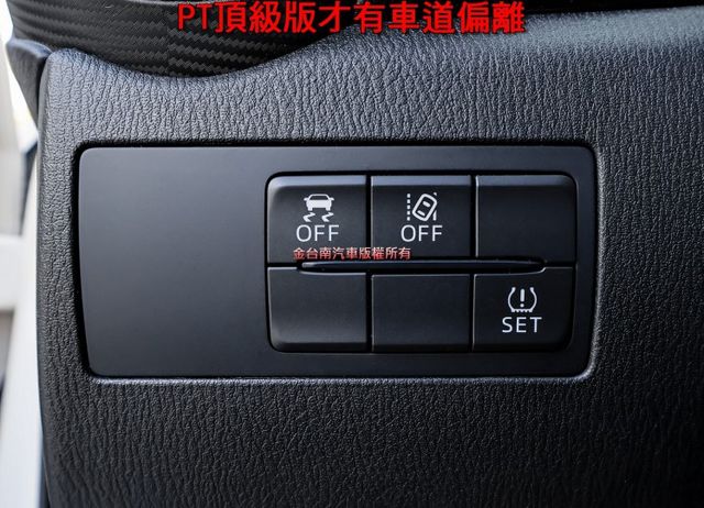 PT頂級版 一手車 只跑1.3萬 原廠保養 全車原板件 AEB 車道偏離 倒車顯影 車載系統 可全貸 不用殺價就很便宜!  第11張相片
