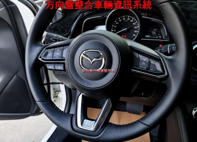 PT頂級版 一手車 只跑1.3萬 原廠保養 全車原板件 AEB 車道偏離 倒車顯影 車載系統 可全貸 不用殺價就很便宜!  第12張相片