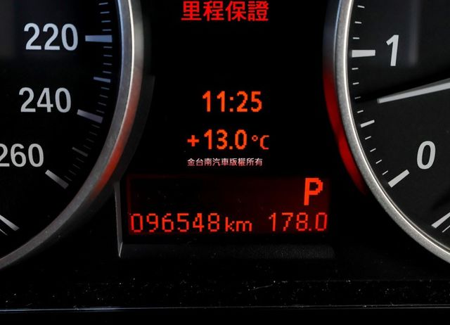 總代理 少跑一年只跑7千多 里程保證 全車原板件 雙電動椅 HID 倒車顯影 六安 可全貸 不用殺價就很便宜!  第14張相片