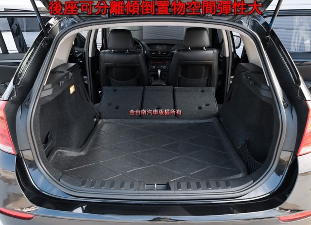 總代理 少跑一年只跑7千多 里程保證 全車原板件 雙電動椅 HID 倒車顯影 六安 可全貸 不用殺價就很便宜!  第18張相片