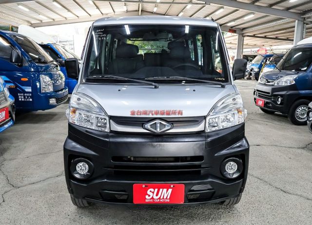 10月出廠11月領牌 五人座 客貨兩用車 一手車 只跑4.9萬 TCS 雙安 盲點 全車原板件 附全額發票 可全貸!  第6張相片